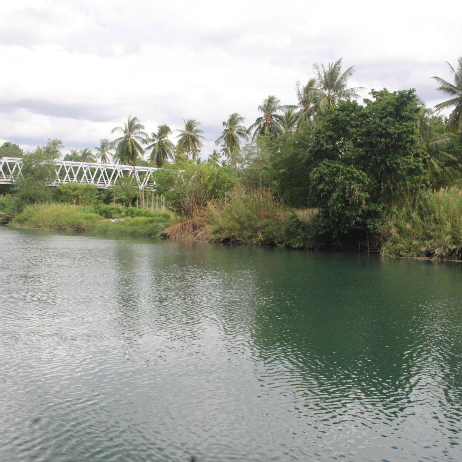 Pondok Wisata Dan Restoran Elim Hotel Waingapu Exterior photo